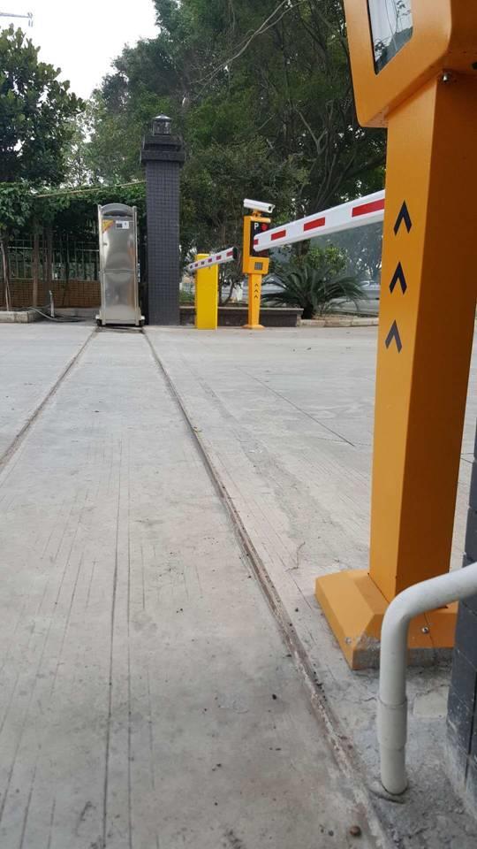 道闸实图