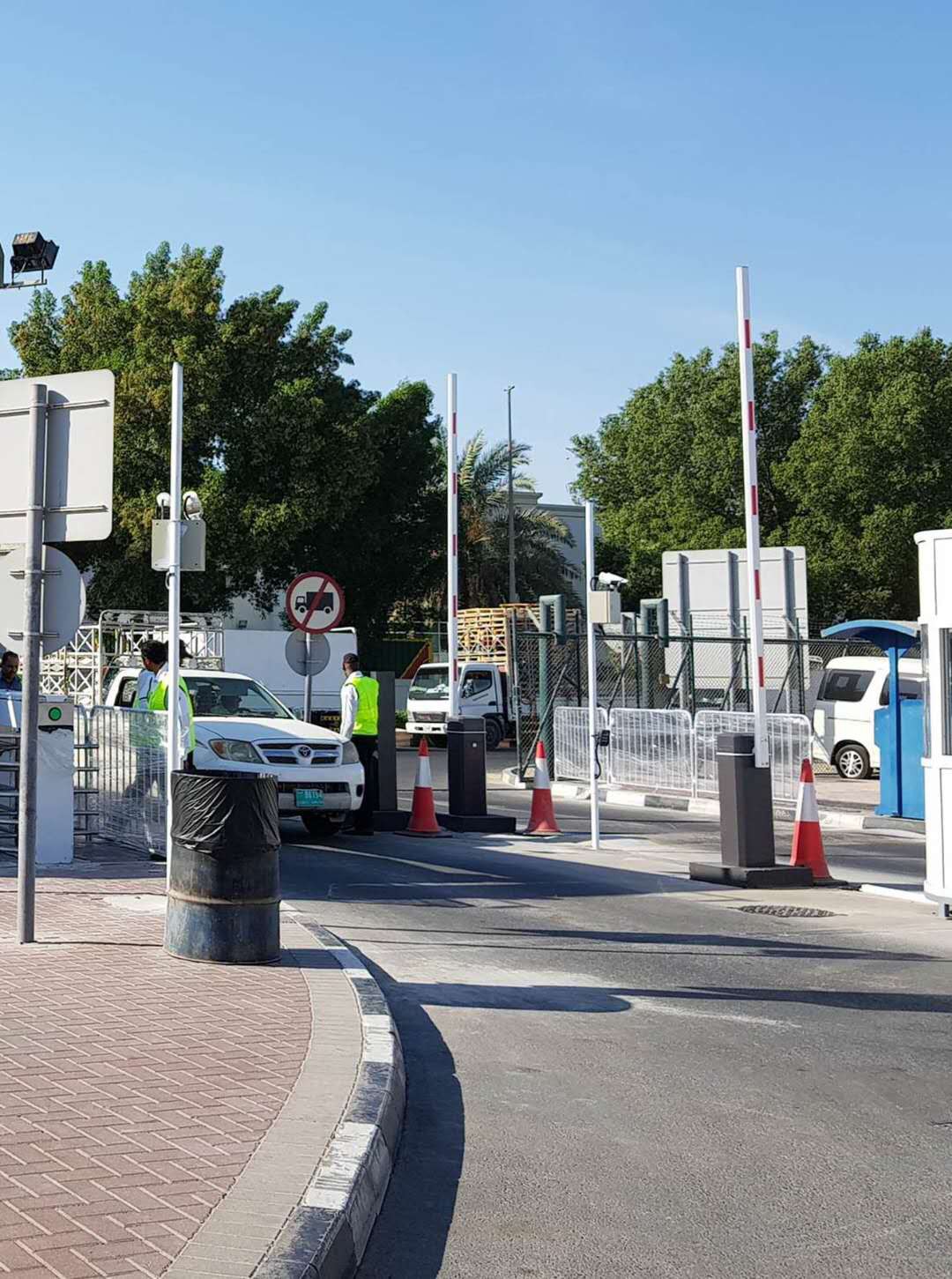 parking barrier gate system