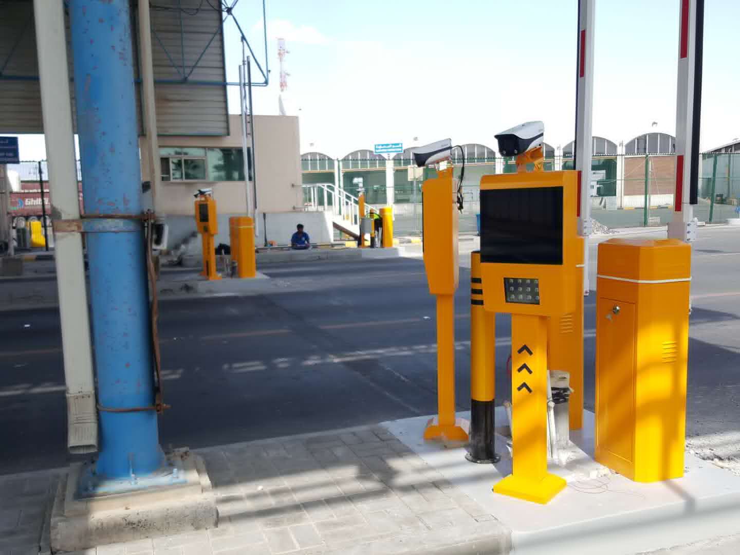 How Intelligent Barriers Play An Important Role in The Card-free Parking System？