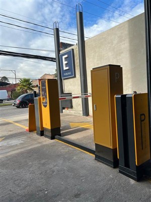 Intellegent Paid QR Code Parking Management System With Auto Pay Station For Chile